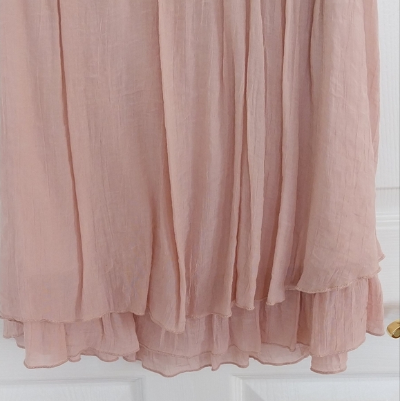 Beautiful dress With Ruffles - Picture 5 of 7